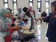 BNN Jateng Gelar Pengembangan Keterampilan Kerja, Pelatihan Pembuatan Kerupuk di Tengah Banjir