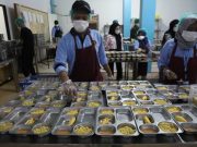 Sukacita Para Penjaga Gizi Anak Sekolah Bisa Bekerja di Dapur MBG