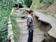 Jalan Utama ke Dusun Prumasan Kalibening Sukoharjo Amblas, Mobil Tak Bisa Lewat