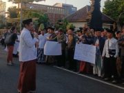 Ratusan Santri di Kudus Demo di Pendapa, Protes Tayangan “Expose Uncensored” Trans7