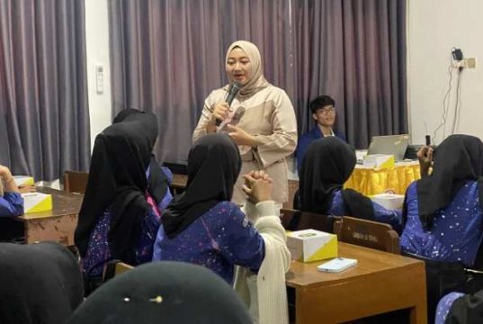 Tim PKM USM Beri Pelatihan Public Speaking dan Personal Branding