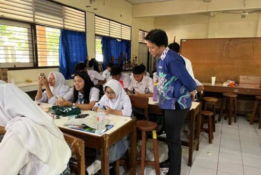 Tim USM Teliti Literasi Kewarganegaraan Digital di SMAN 11 Semarang