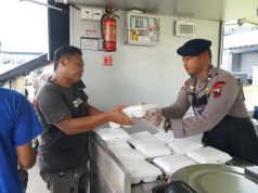 Posko Tanggap Darurat Brimob Polda Jateng Siapkan Ribuan Makanan Siap Saji di Genuk
