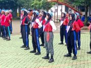 Melatih Para Siswa dalam Pelantikan Penegak Bantara
