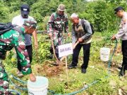 Memeriahkan HMPI, Tentara dan Polisi Ikut Gerakan Massal Tanam Pohon