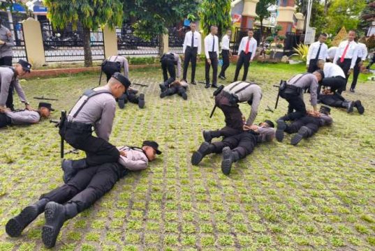 Polres Kebumen Asah Keterampilan Beladiri dan TPTKP