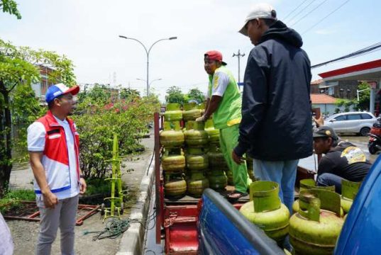 Pertamina Gelar Operasi Pasar LPG 3 Kg bagi Warga Terdampak Banjir di Semarang
