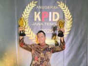 Tampil Penuh Percaya Diri, Ulil Albab Sabet Dua Penghargaan KPID Jateng 2025