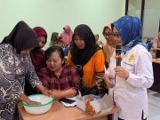 Tim PKM Pascasarjana USM Sosialisasi Strategi Penjualan di Kelurahan Siwalan