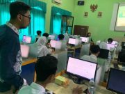 Tim PKM Dosen USM Latih Siswa SMAN 4 Semarang Menulis Karya Ilmiah