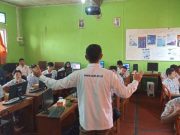 Tim PKM USM Beri Pelatihan Kabel Jaringan FO di SMK Pembangunan Mranggen