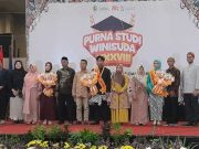 Dekan FTIK Universitas Semarang Lepas 115 Lulusan