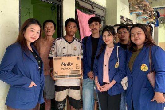 Komunitas Peduli Atlet USM Salurkan Donasi untuk Mantan Pemain PSIS
