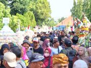38 Pasang Gunungan Meriahkan ‘Grebeg Gunungan’ di Eks-Kawedanan Randublatung