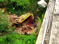 Diduga Sopir Ngantuk, Truk yang Dikemudikan Terjun ke Dasar Sungai