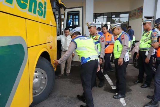 Dekati Libur Nataru Polres Kebumen Ramp Check Bus di Terminal