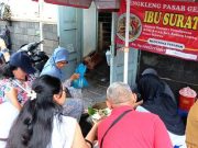 Menikmati Sensasi Kuliner Tengkleng dengan Pincuk Daun Pisang