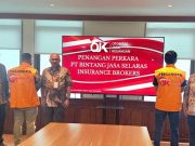 OJK Serahkan Dua Tersangka Peggelapan Premi Asuransi