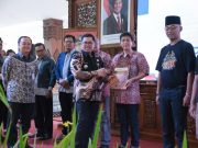 Wali Kota Magelang Serahkan Honor RT/RW, Sekaligus Luncurkan Inovasi