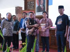 Wali Kota Magelang Serahkan Honor RT/RW, Sekaligus Luncurkan Inovasi