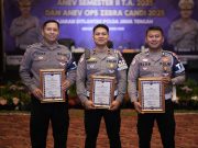 Ungkap Tabrak Lari, Tiga Personel Polres Tegal Terima Penghargaan