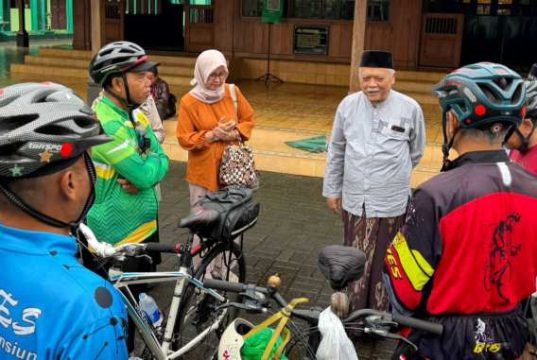 Kampanye Gerakan Sunyi Lawan Korupsi, Komunitas Gowes Happy SelJum Bersepeda dari Yogyakarta Menuju Wonosobo