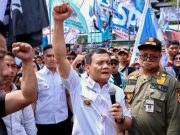Gubernur Ahmad Luthfi Tetapkan UMP Jawa Tengah 2026 Rp 2.327.386