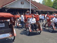 Tukang Becak Purworejo Terharu Sambut Pemberian Becak Listrik Dari Presiden RI