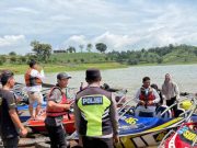 Keramaian Libur Nataru Padati Bendung Logung, Polisi Perketat Pengamanan