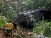 Bus Peziarah Asal Lampung Timur Kecelakaan di Tergo Dawe, 50 Penumpang Selamat