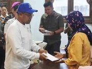 Bupati Batang Santuni 14 Keluarga ABK KM Rizki Minatika yang Hilang