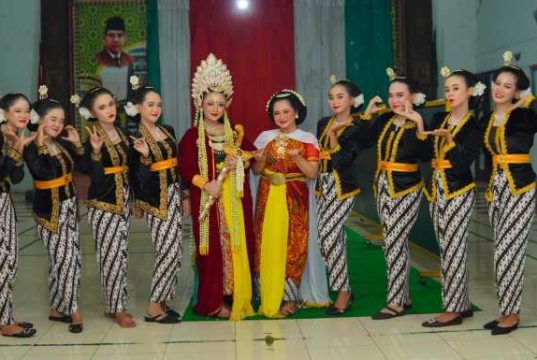 Makna Lagu “Tong-Tong Jik” versi “Jẽder” dalam Festival Baratan Kalinyamatan Jepara