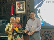 Peduli Olahraga, UMKU Terima Penghargaan KONI Awards 2025