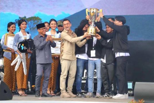 Blora Terima 2 Penghargaan dari Kemendes PDT pada Peringatan Hari Desa Nasional