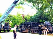 Truk Tronton Terguling di Ruas Jalan Alas Ketu