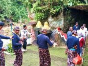 Keraton Yogyakarta Melakukan Ritual Labuhan Tahun Dal di Kahyangan