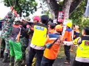 Bersama Polisi dan TNI Melakukan Langkah Mitigasi Bencana