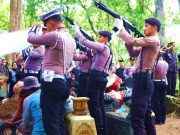Upacara Pemakaman Disertai dengan Tembakan Salvo