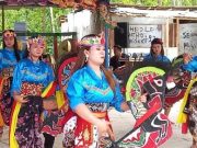 HUT Ke-8, PPKLK Pentas Ebeg di Karangmaja Karanggayam