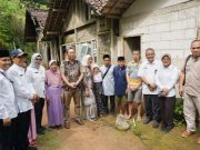 Bupati dan PT Tradha Kucurkan Bantuan untuk RTLH Kedunggong