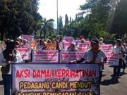 Pedagang Candi Mendut Tuntut Pembebasan Sewa Kios Pedagang Candi Mendut