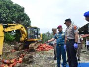 Lanal Semarang Dukung Pemusnahan Ribuan Karung Bawang Bombay Ilegal