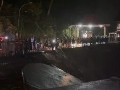 Jembatan Portal Wisata Colo Kudus Ambrol, Dua Kendaraan Jatuh ke Jurang