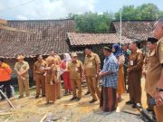 Sambangi Keluarga Korban Kebakaran di Karangrayung, Bupati dan Wakil Bupati Grobogan Serahkan Bantuan