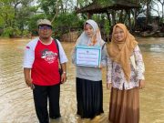 MI Miftahul Huda Tegalsambi Tahunan Jepara Sambangi Siswa yang Rumahnya Terdampak Banjir