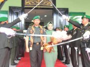 Letkol Kav Yudhi Agus Setiyanto Dandim Blora yang Baru, Disambut Tradisi Pedang Pora