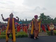 Wali Kota Bersama Ribuan Warga Menari Geyol Tegalan, Dedy: Simbol Masyarakat Tegal Itu Energik