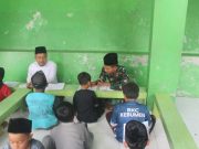 Di Tengah Kesibukan TMMD, Prajurit Sempatkan Jadi Guru Mengaji
