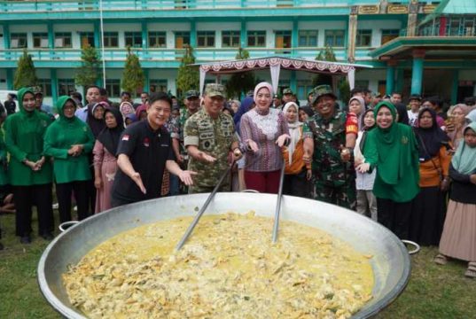 Danrem 072/Pamungkas, Bobon Santoso dan Warga Karanggayam Bukber