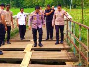 Jembatan Kali Sambi Direnovasi Bersama Polisi